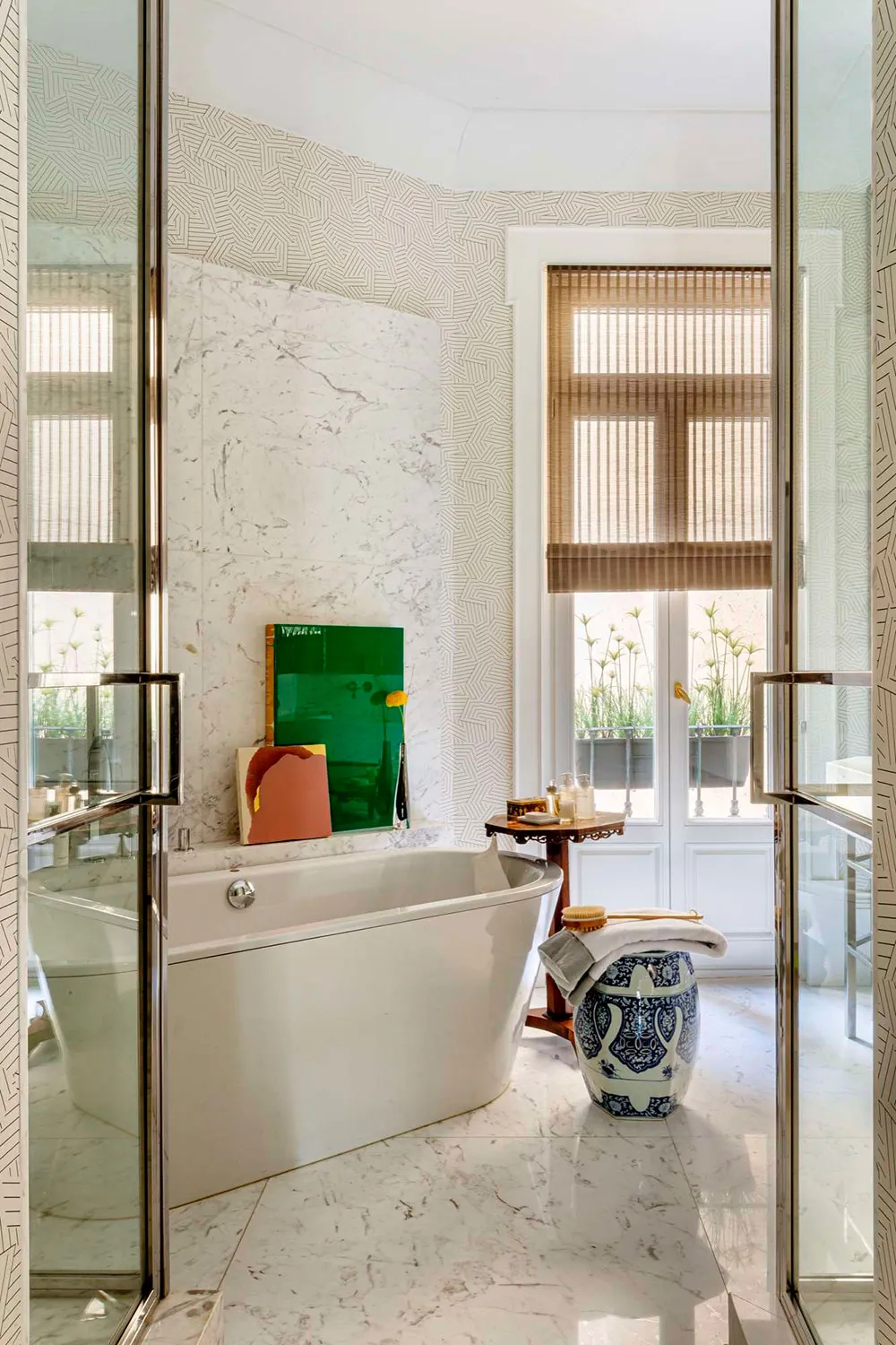 Mutiges Kunstwerk und reichhaltiger dekorativer Stil: Wohnung eines Designers in Madrid - Gallery image 10