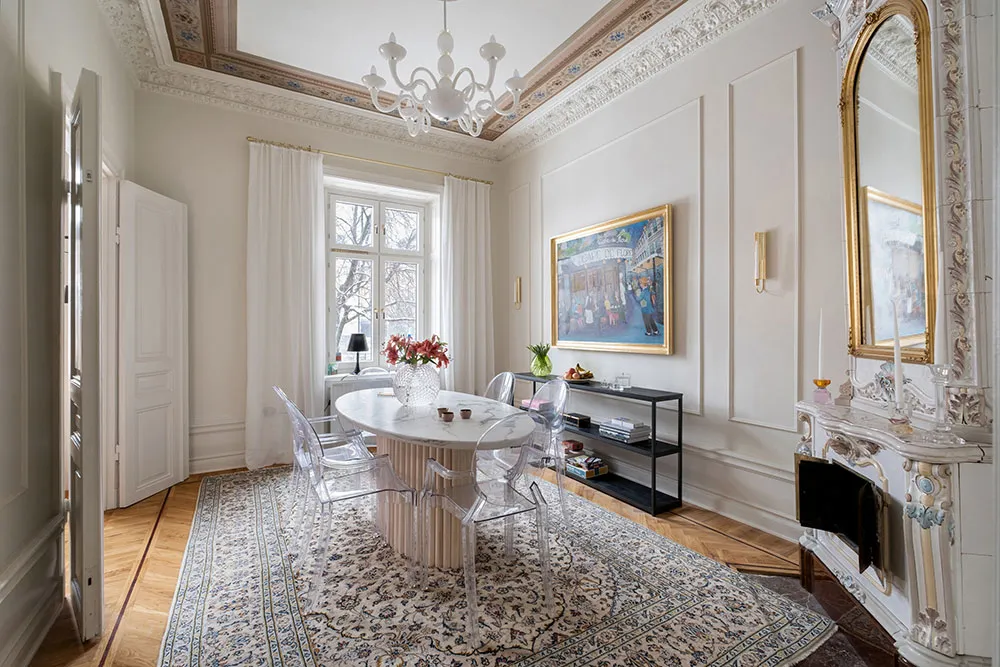 Techo pintado y ricura de molduras: la clásica moderna sueca - Gallery image 3