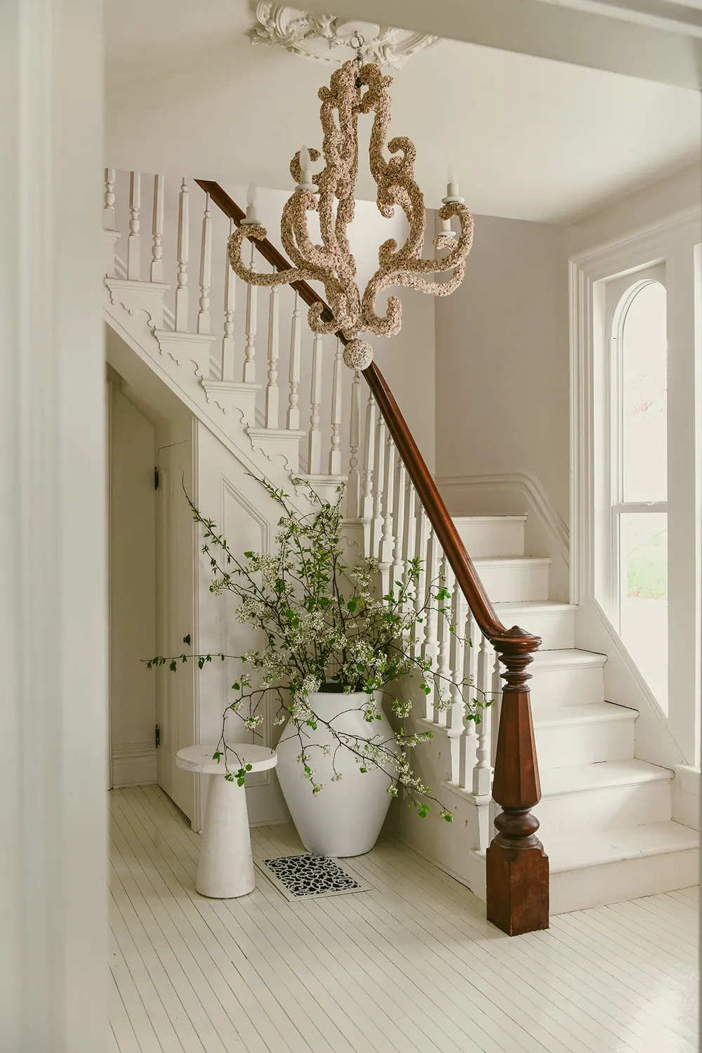 Beauty of Vintage Decor and White Tones in the Design of a Historic Priest's House in the USA - 3