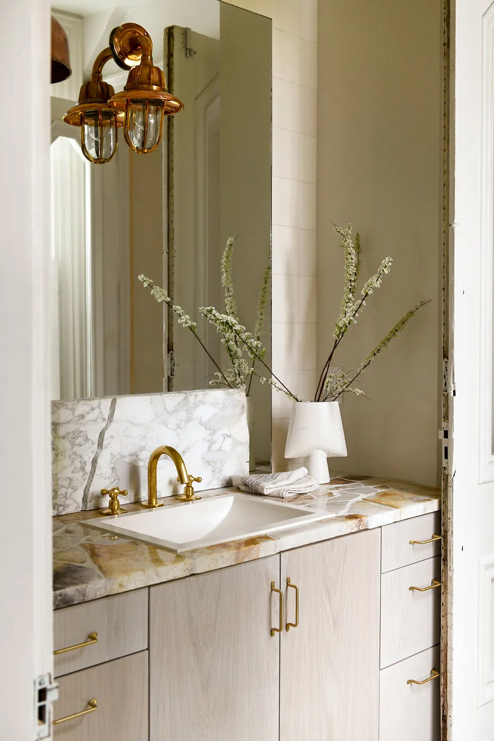 Beauty of Vintage Decor and White Tones in the Design of a Historic Priest's House in the USA - 24