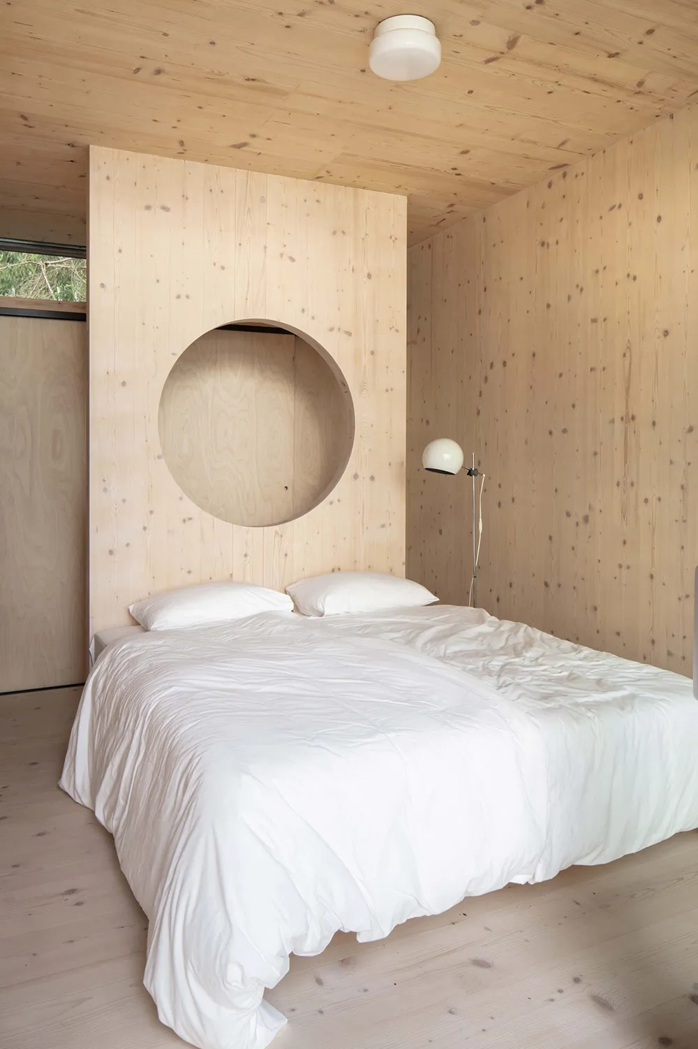 Comfort and Respect for Nature: Modern Forest House in Sweden - Gallery image 7