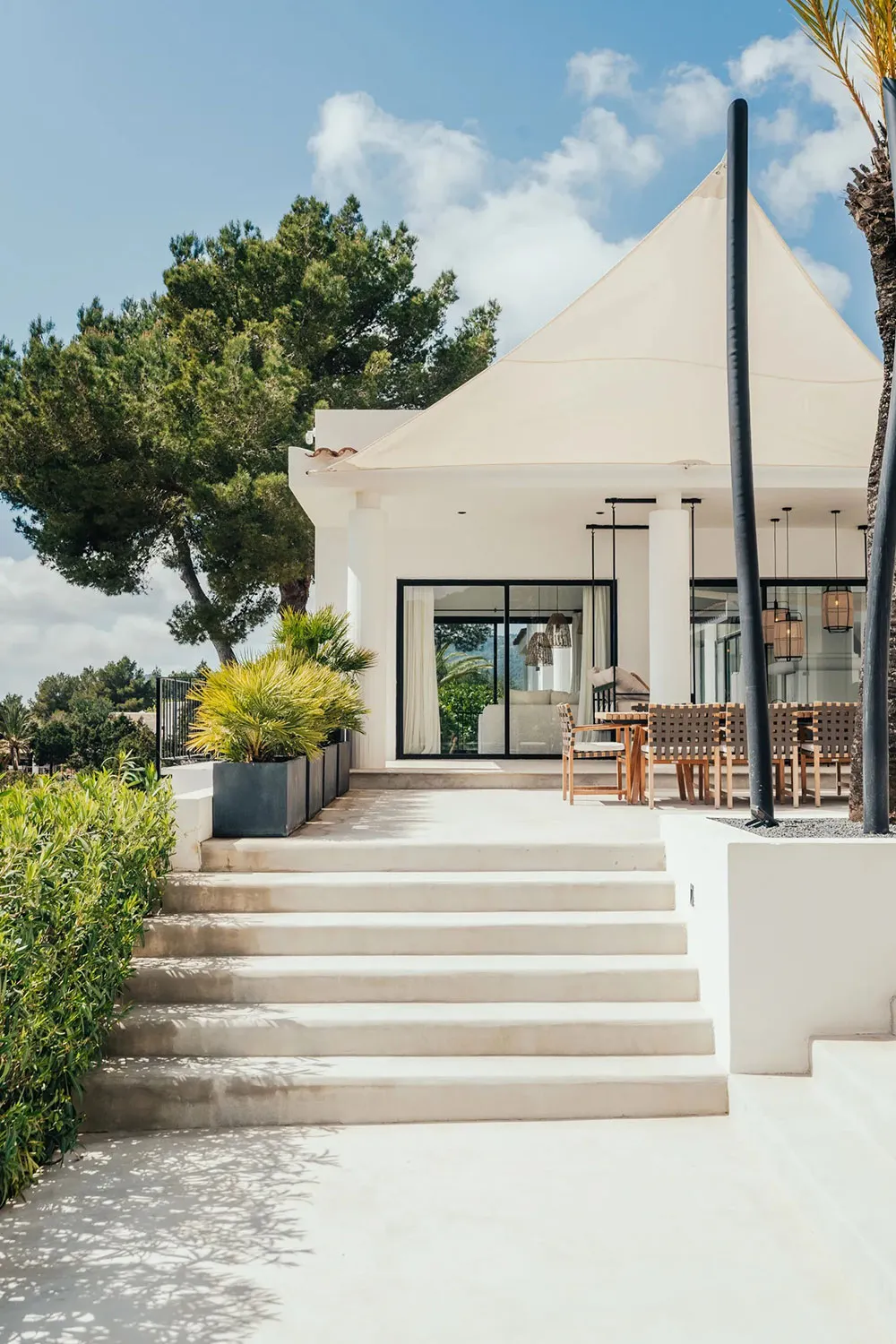 Vue moderne sur la finca traditionnelle sur l'île d'Ibiza - Gallery image 1