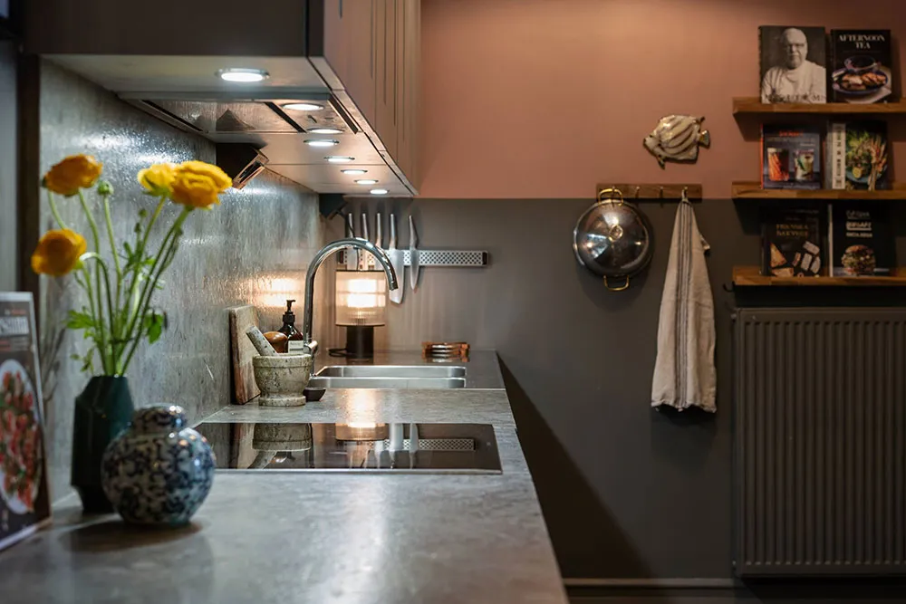 Atmospheric Gamma and Interesting Wall Decor in Swedish Apartment Design - Gallery image 14