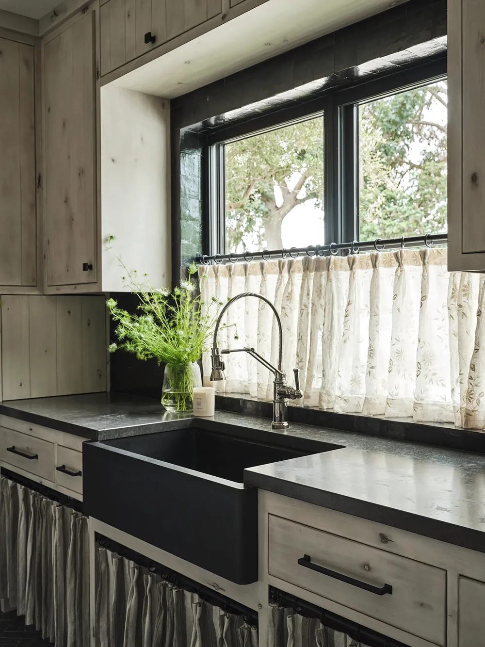 Стильне сучасне ранчо в Каліфорнії з чудовим садом - Gallery image 13