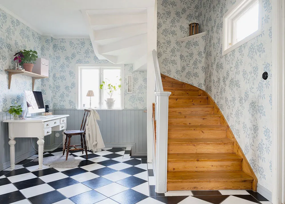 Очаровательная желтая дача с синей кухней в Швеции - Gallery image 22