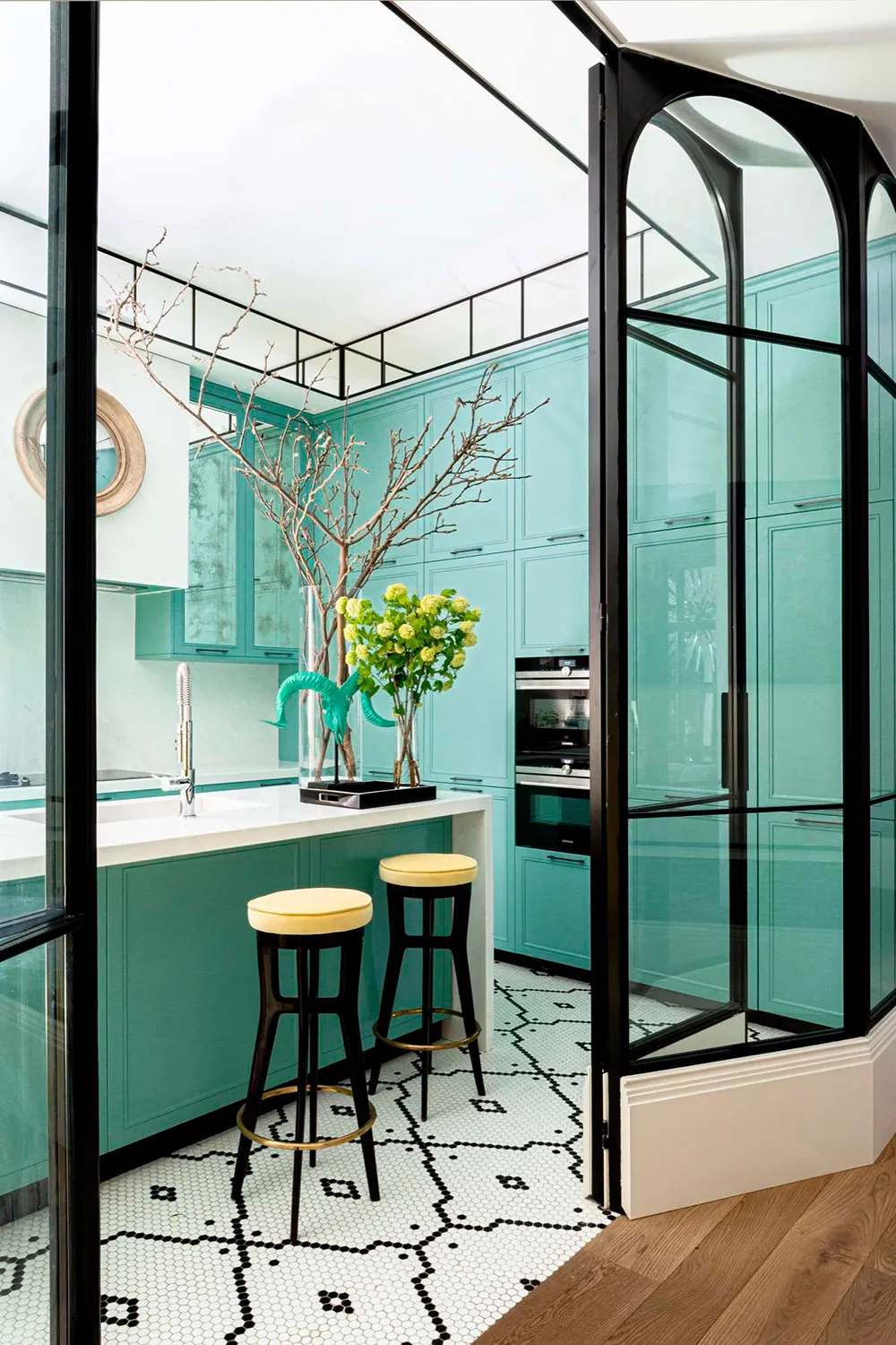 Mutiges Kunstwerk und reichhaltiger dekorativer Stil: Wohnung eines Designers in Madrid - Gallery image 5