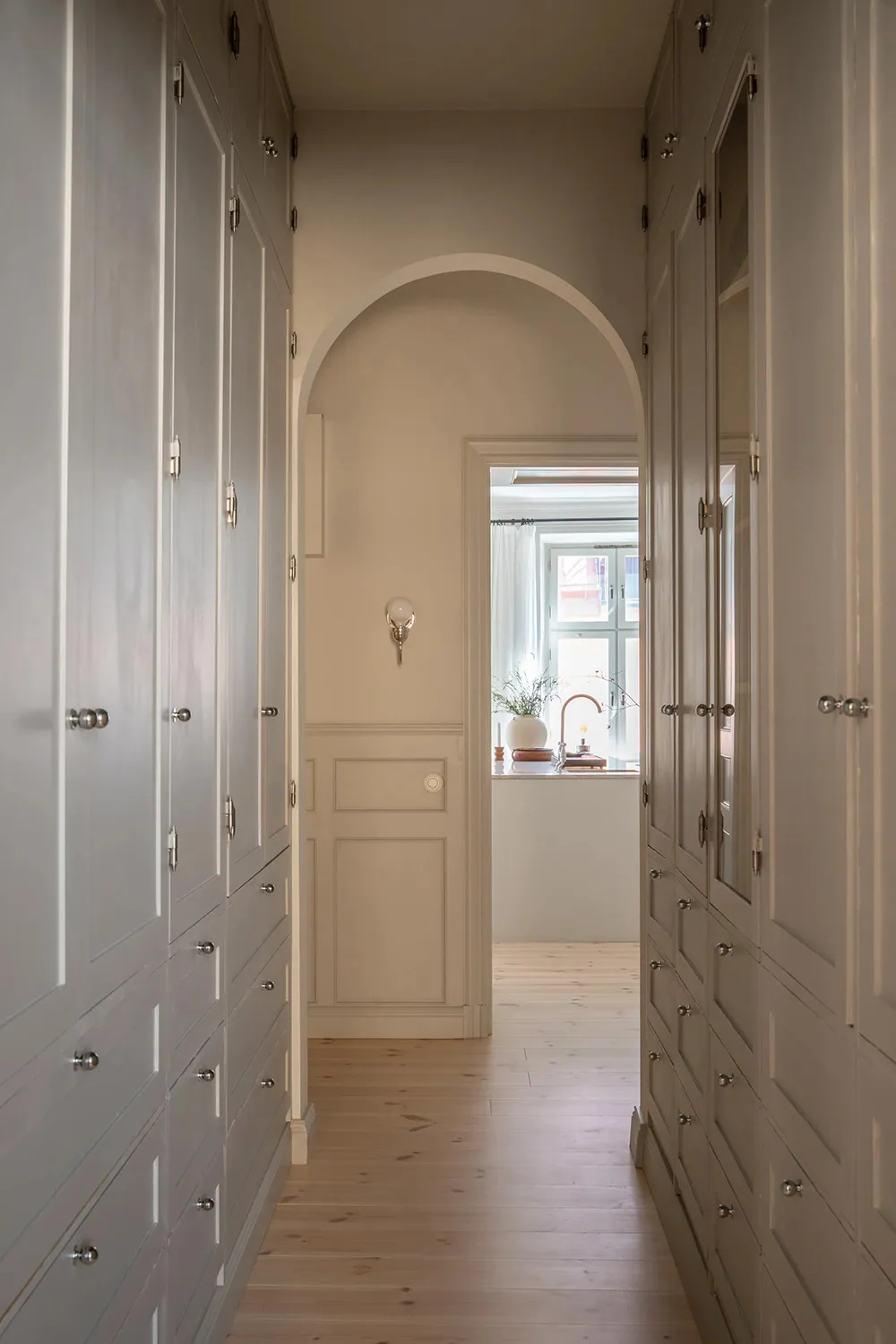 Natural Light and Soft Palette: The Quiet Beauty of Scandinavian Interior - Gallery image 18