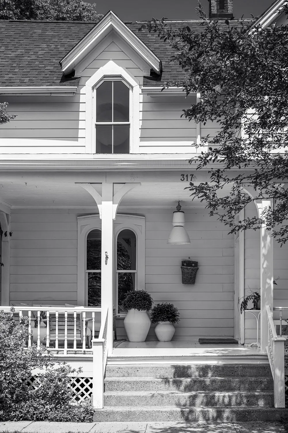 Beauty of Vintage Decor and White Tones in the Design of a Historic Priest's House in the USA - 38
