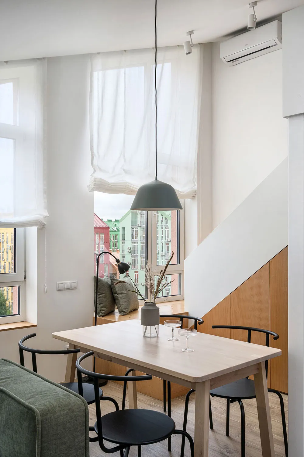 Маленька мансардна квартира з антресоллю в Києві (30 кв. м) - Gallery image 5