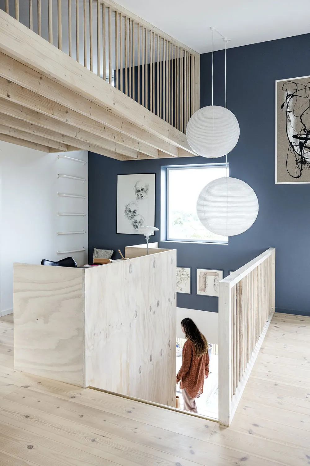 Refrescantes tonos azules en el exterior y diseño de casa en Dinamarca - Gallery image 8