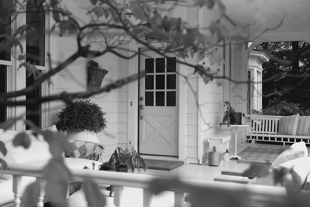 Beauty of Vintage Decor and White Tones in the Design of a Historic Priest's House in the USA - 37