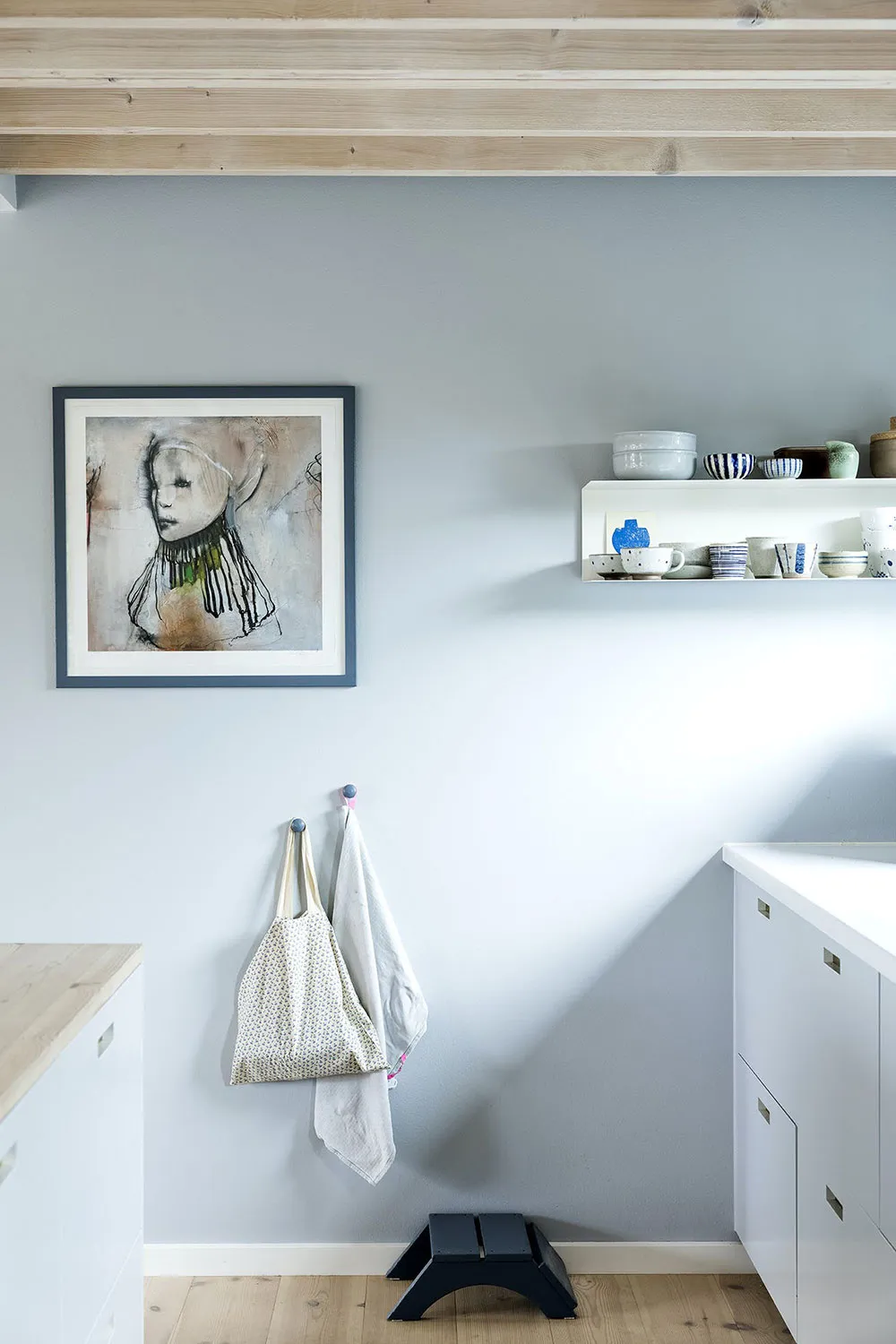 Refrescantes tonos azules en el exterior y diseño de casa en Dinamarca - Gallery image 11