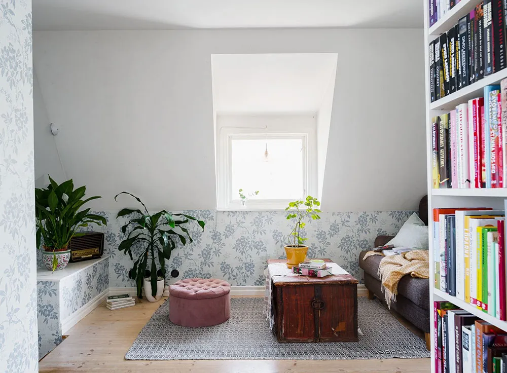 Очаровательная желтая дача с синей кухней в Швеции - Gallery image 33