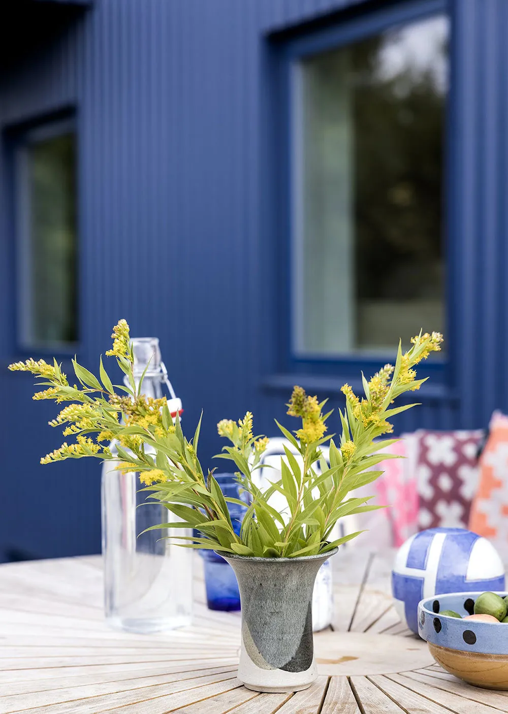 Refrescantes tonos azules en el exterior y diseño de casa en Dinamarca - Gallery image 3