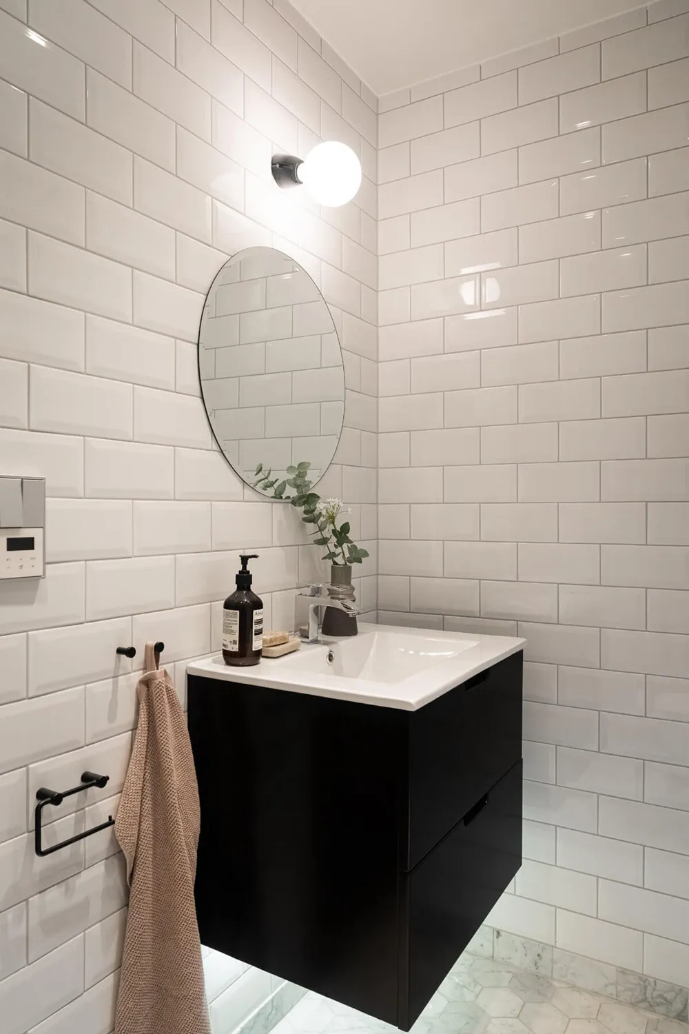 Luxury Interior of a Mansard Apartment in Stockholm - Gallery image 22