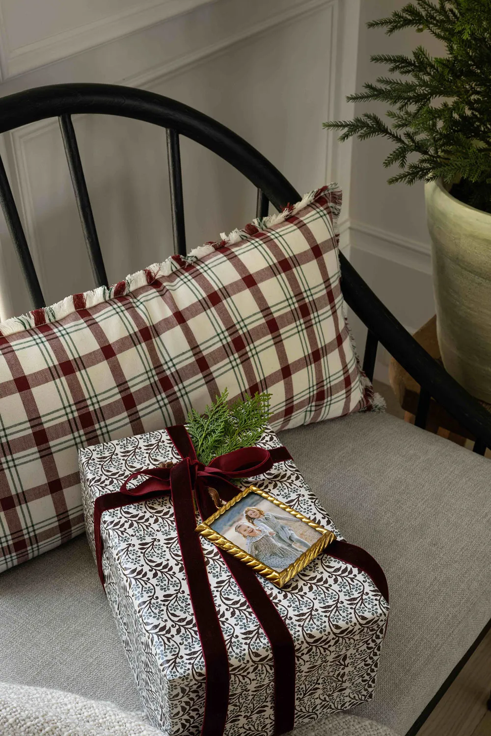 Un merveilleux Noël intemporel par Studio McGee - Gallery image 4