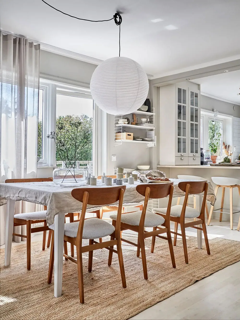 Светлая современная дача с бассейном в старом коттедже в Швеции - Gallery image 4