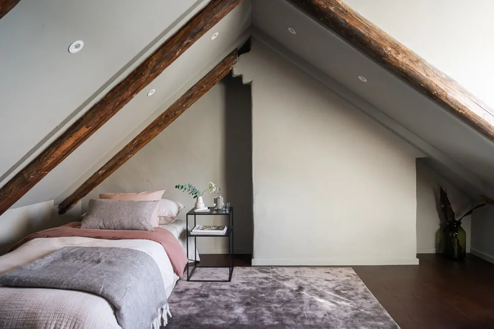 Luxury Interior of a Mansard Apartment in Stockholm - Gallery image 27