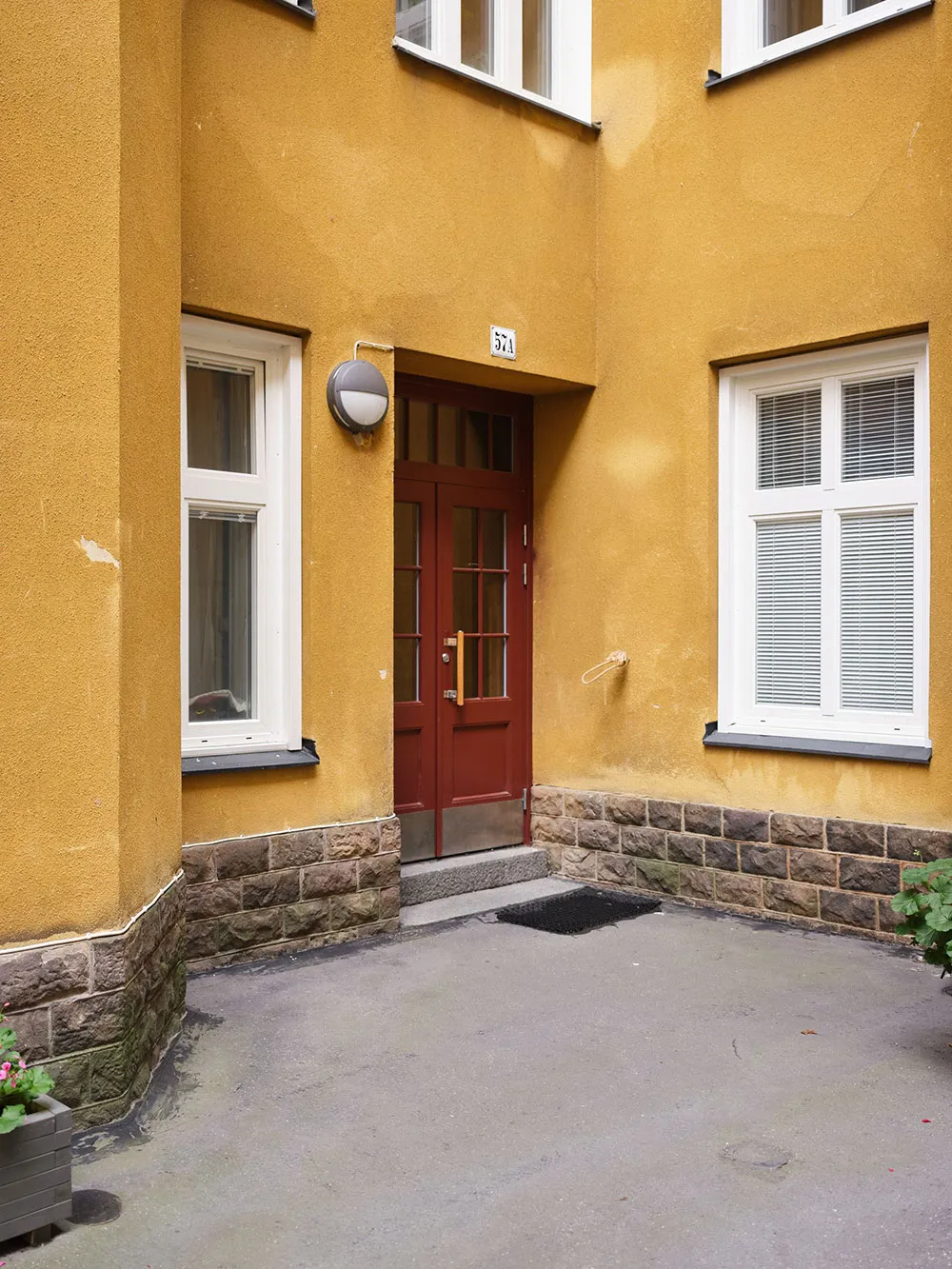 Légères touches pastel et mansarde : appartement à deux niveaux en Suède - Gallery image 29