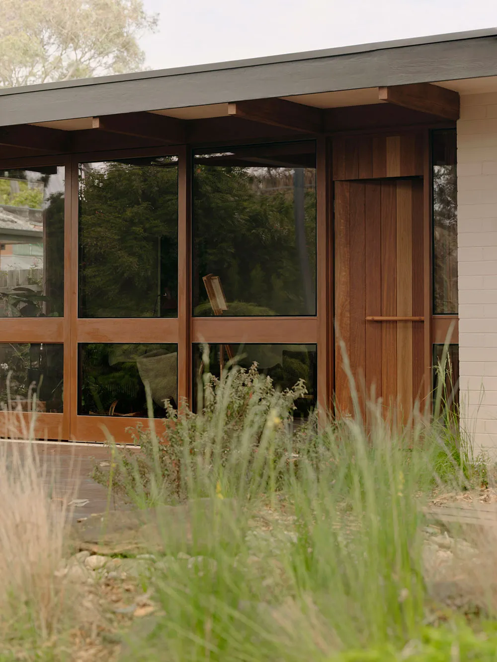 Uroczy domek w stylu mid-century w Melbourne - Gallery image 1