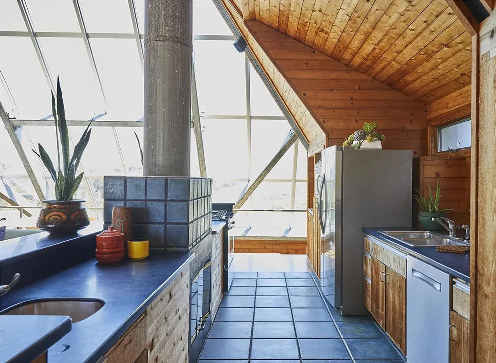 Уникальный дом в форме пирамиды на острове Файр-Айленд в штате Нью-Йорк - Gallery image 15