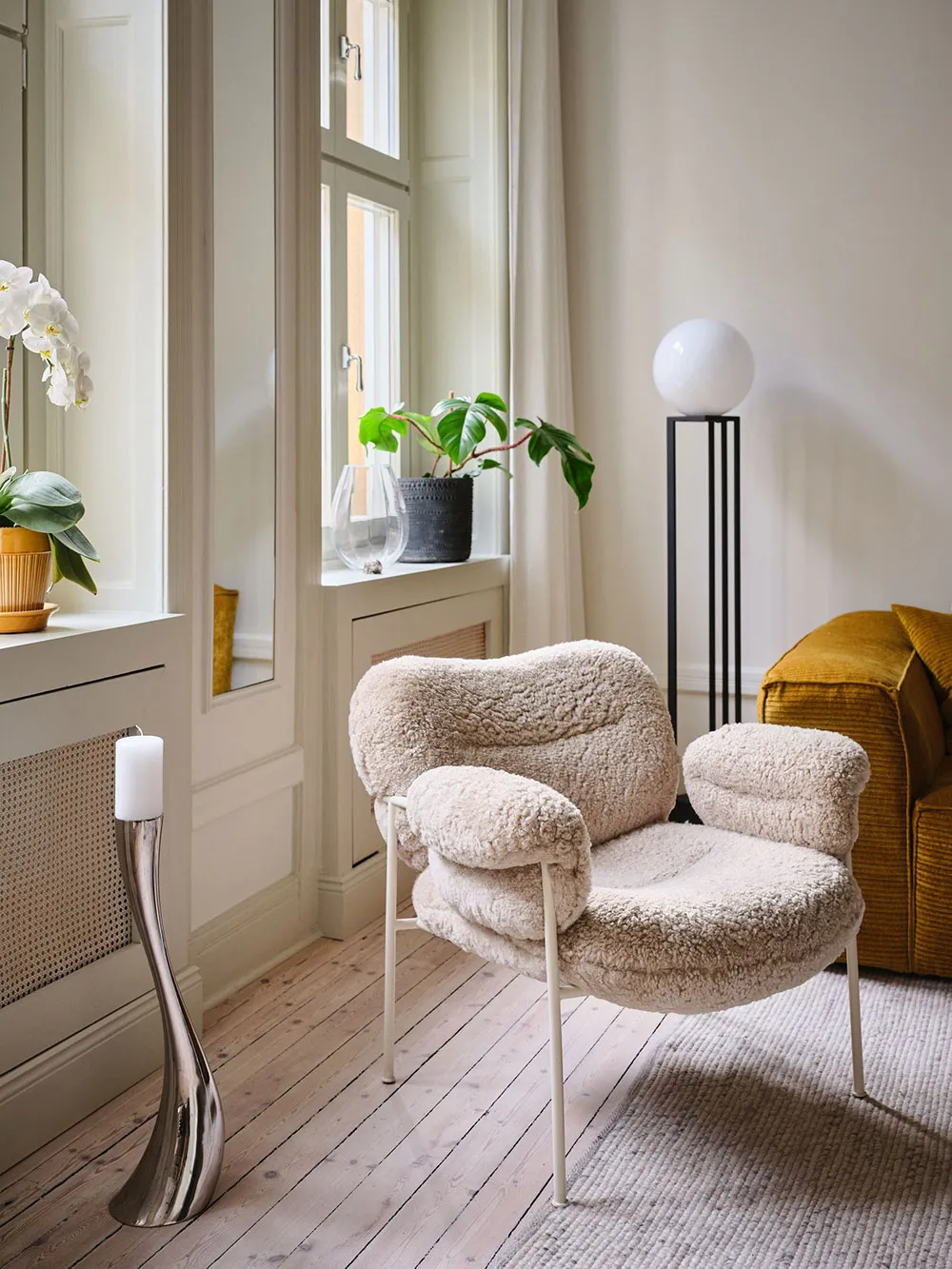 Légères touches pastel et mansarde : appartement à deux niveaux en Suède - Gallery image 16