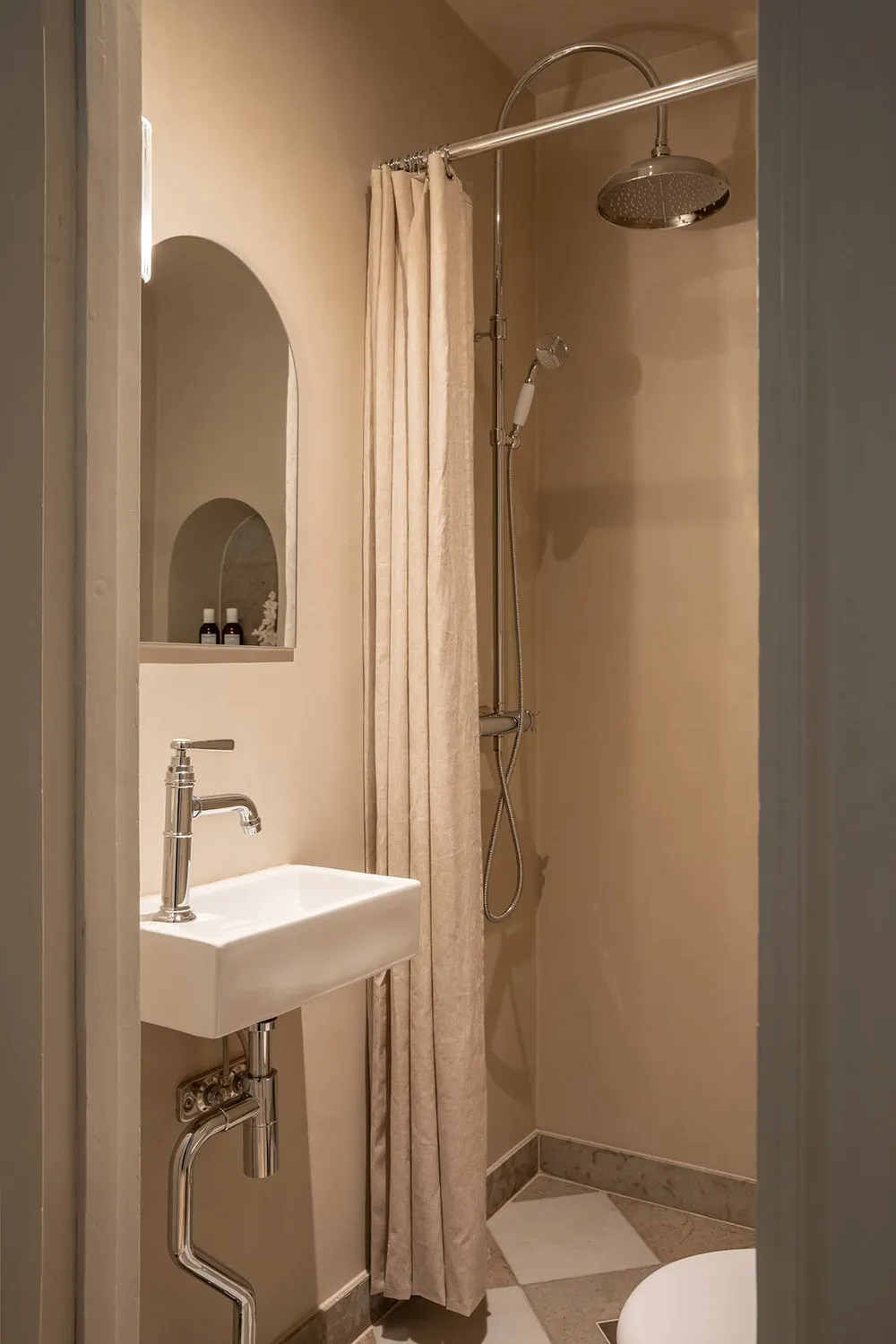 Natural Light and Soft Palette: The Quiet Beauty of Scandinavian Interior - Gallery image 28