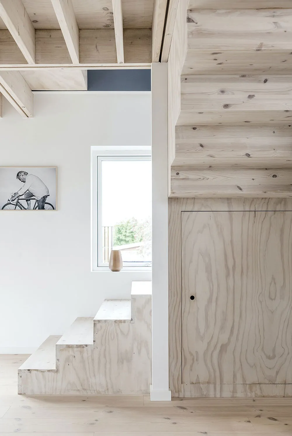 Refrescantes tonos azules en el exterior y diseño de casa en Dinamarca - Gallery image 18