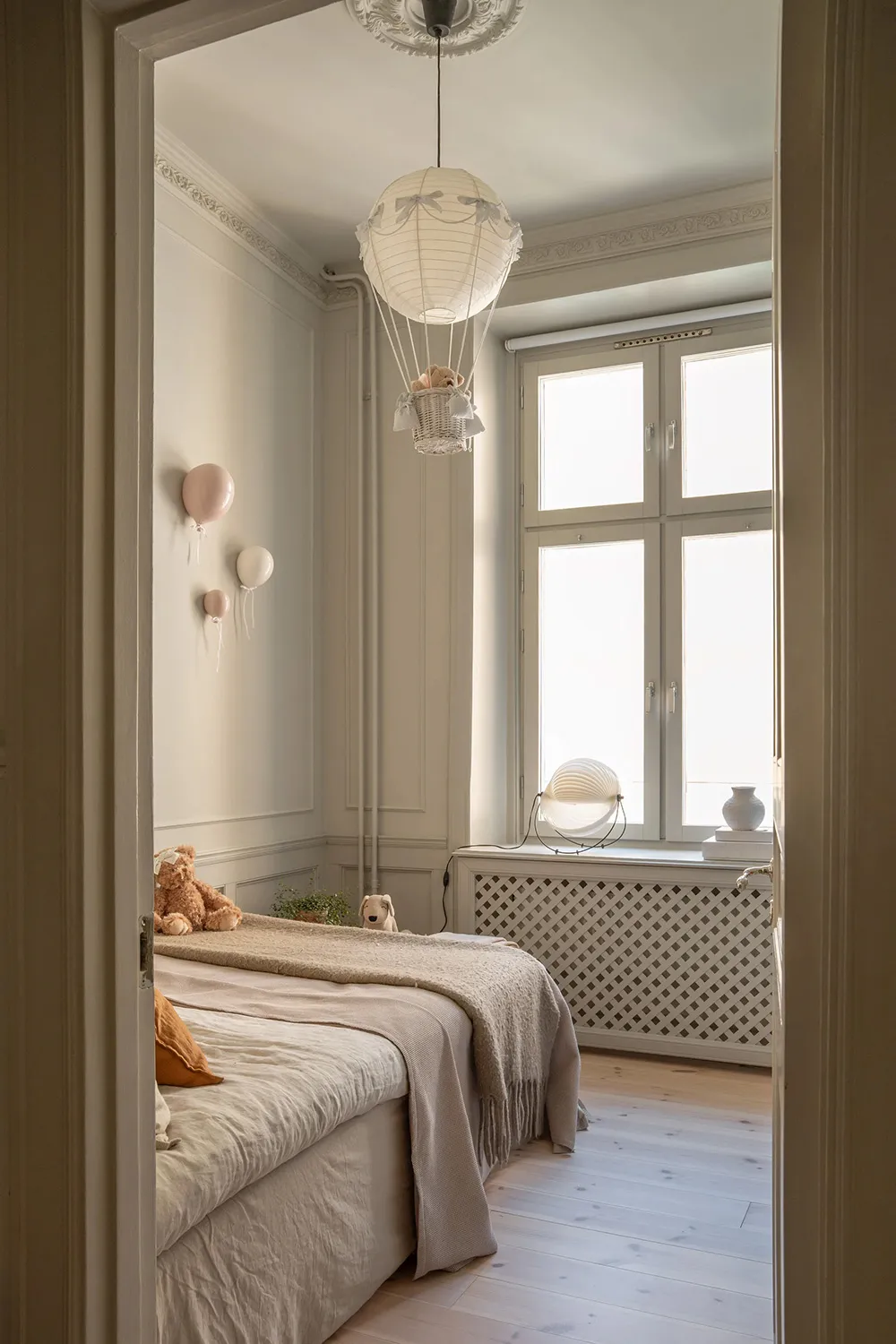 Natural Light and Soft Palette: The Quiet Beauty of Scandinavian Interior - Gallery image 25
