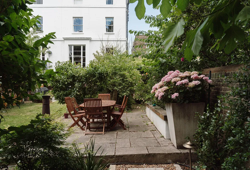 Paredes oscuras y mucho decorado: un interior atmosférico de una casa victoriana en Londres - Gallery image 10