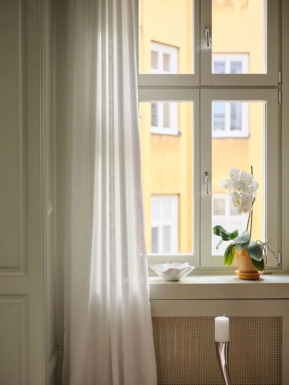 Légères touches pastel et mansarde : appartement à deux niveaux en Suède - Gallery image 17