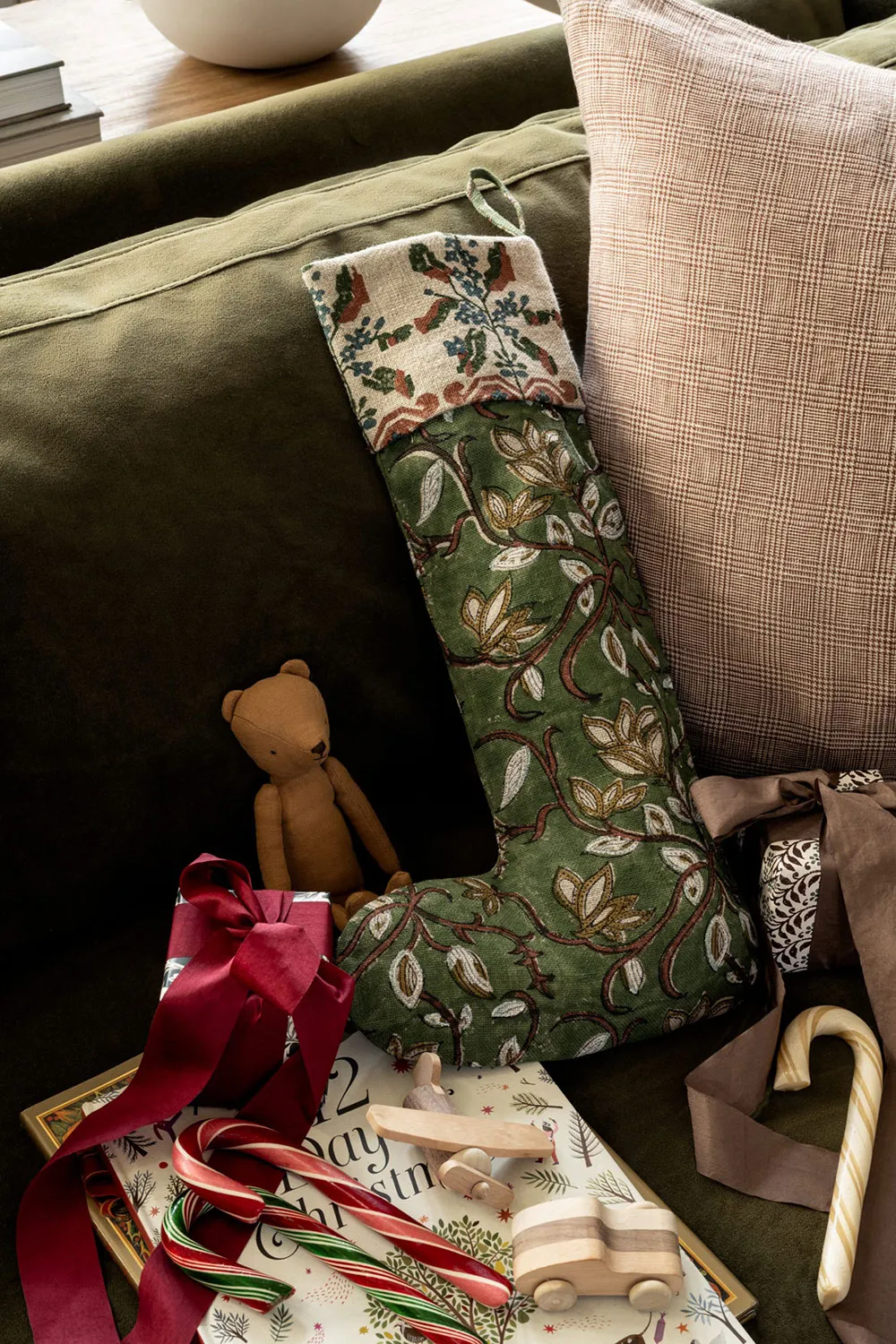 Un merveilleux Noël intemporel par Studio McGee - Gallery image 19