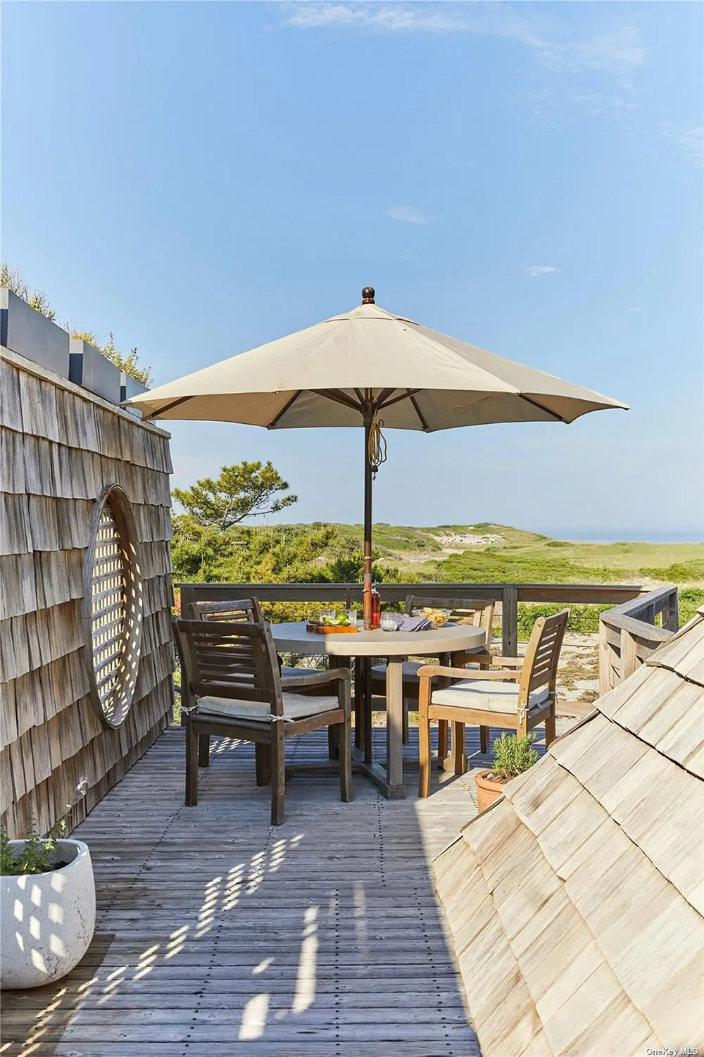 Уникальный дом в форме пирамиды на острове Файр-Айленд в штате Нью-Йорк - Gallery image 16