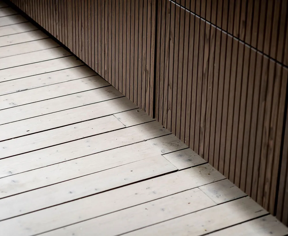 Стильная деревянная кухня и мягкая цветовая гамма: красивая квартира в Гётеборге (91 кв. м) - Gallery image 4