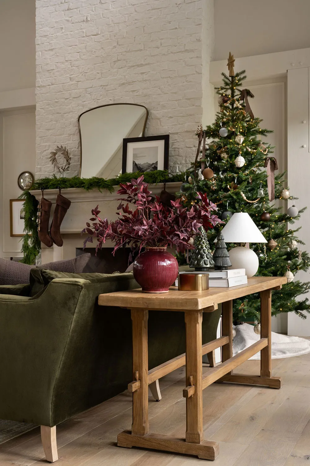 Un merveilleux Noël intemporel par Studio McGee - Gallery image 20