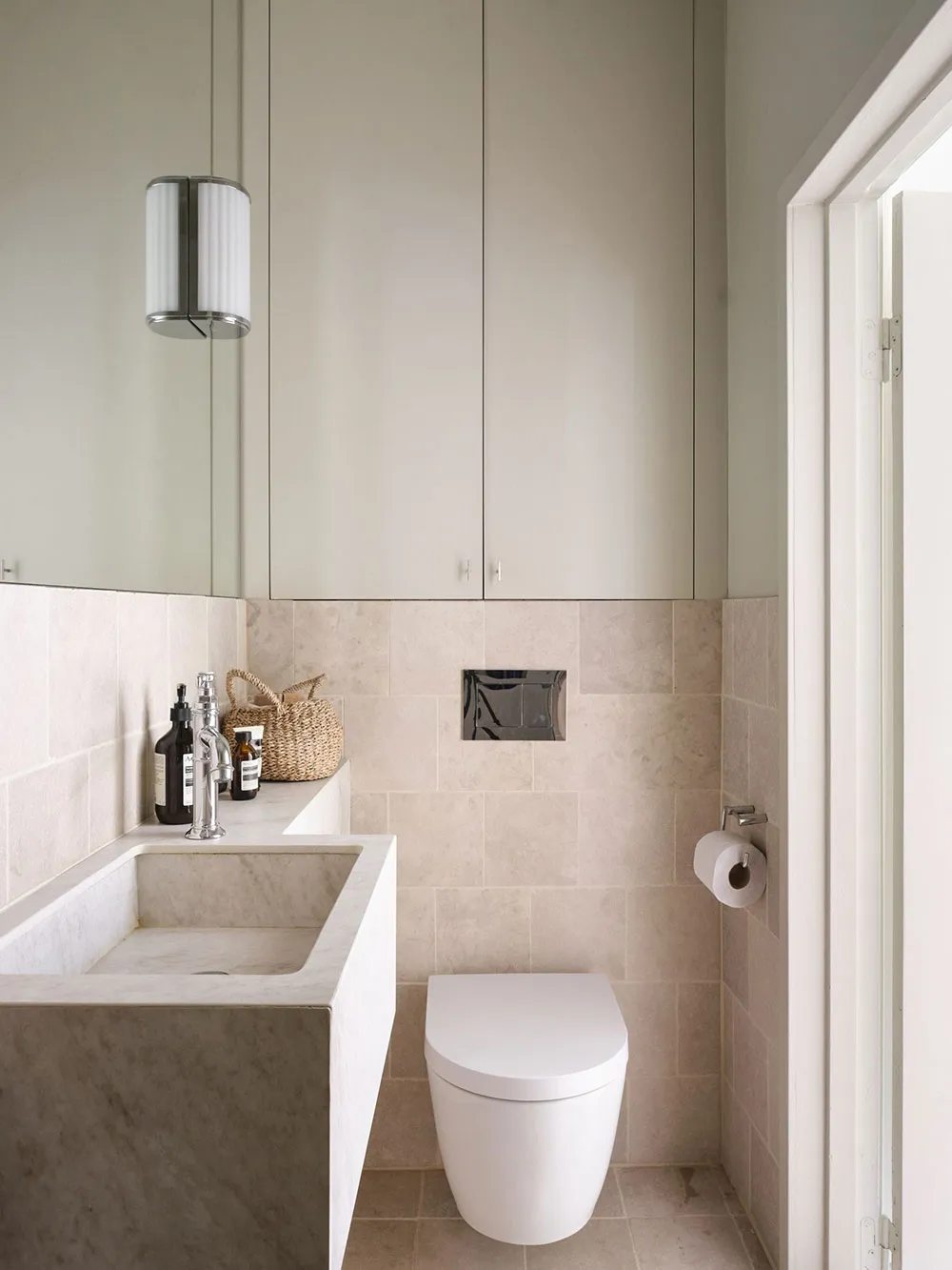 Légères touches pastel et mansarde : appartement à deux niveaux en Suède - Gallery image 27