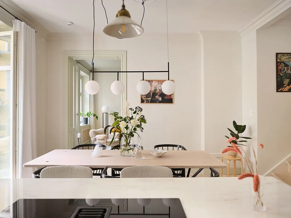 Légères touches pastel et mansarde : appartement à deux niveaux en Suède - Gallery image 11