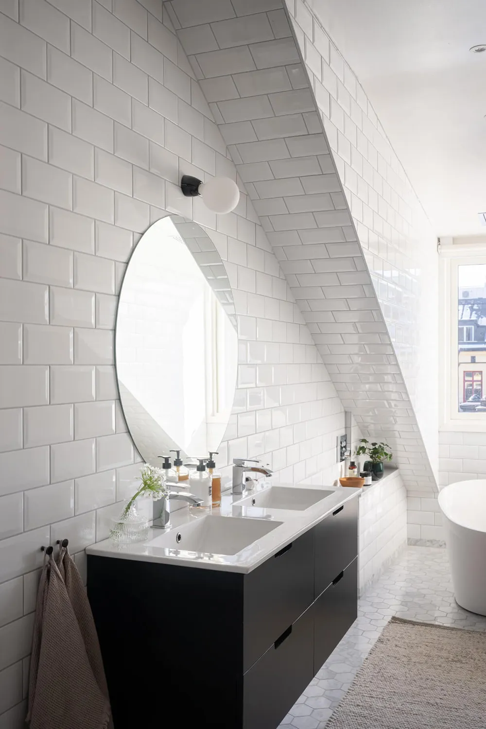 Luxury Interior of a Mansard Apartment in Stockholm - Gallery image 19