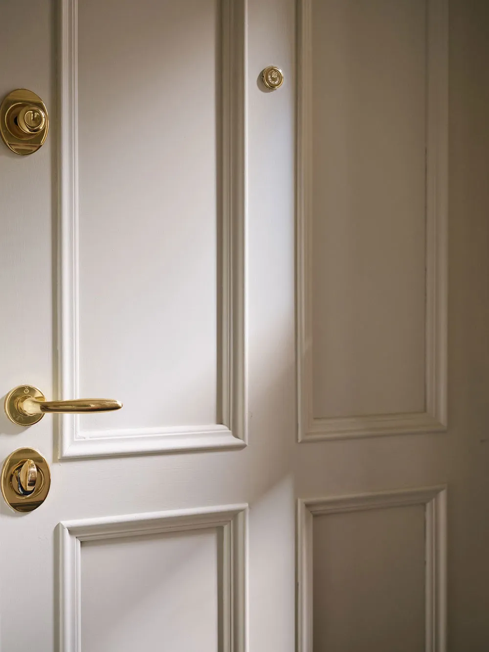 Légères touches pastel et mansarde : appartement à deux niveaux en Suède - Gallery image 28