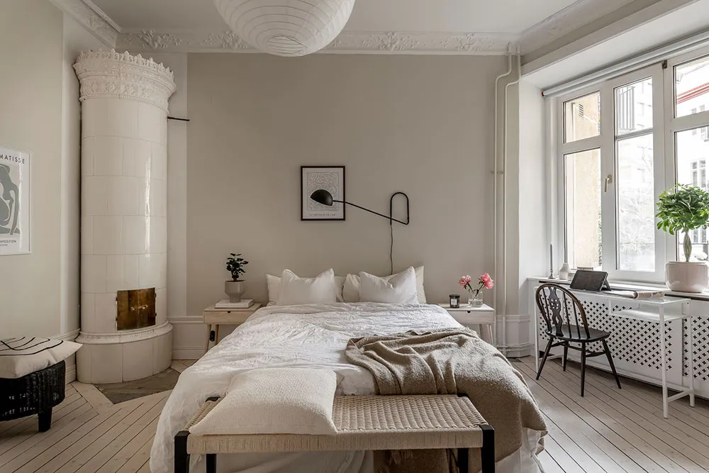 Стильная деревянная кухня и мягкая цветовая гамма: красивая квартира в Гётеборге (91 кв. м) - Gallery image 15