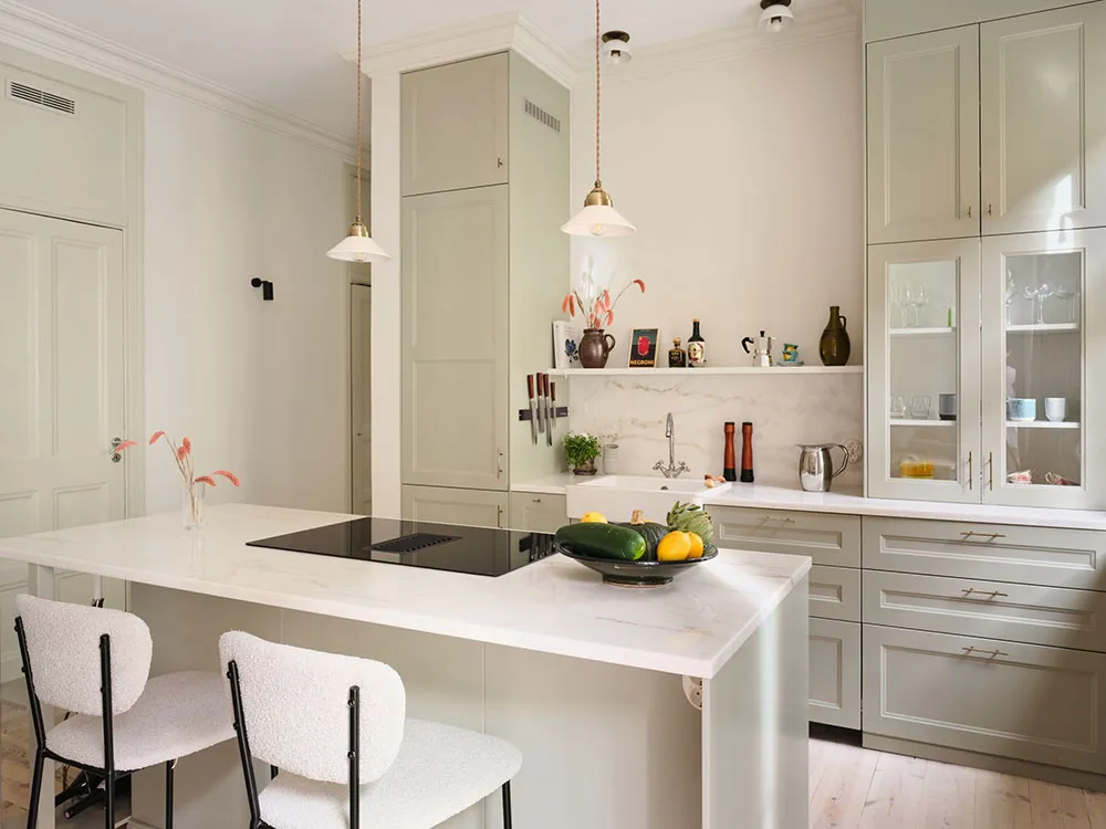 Légères touches pastel et mansarde : appartement à deux niveaux en Suède - Gallery image 5