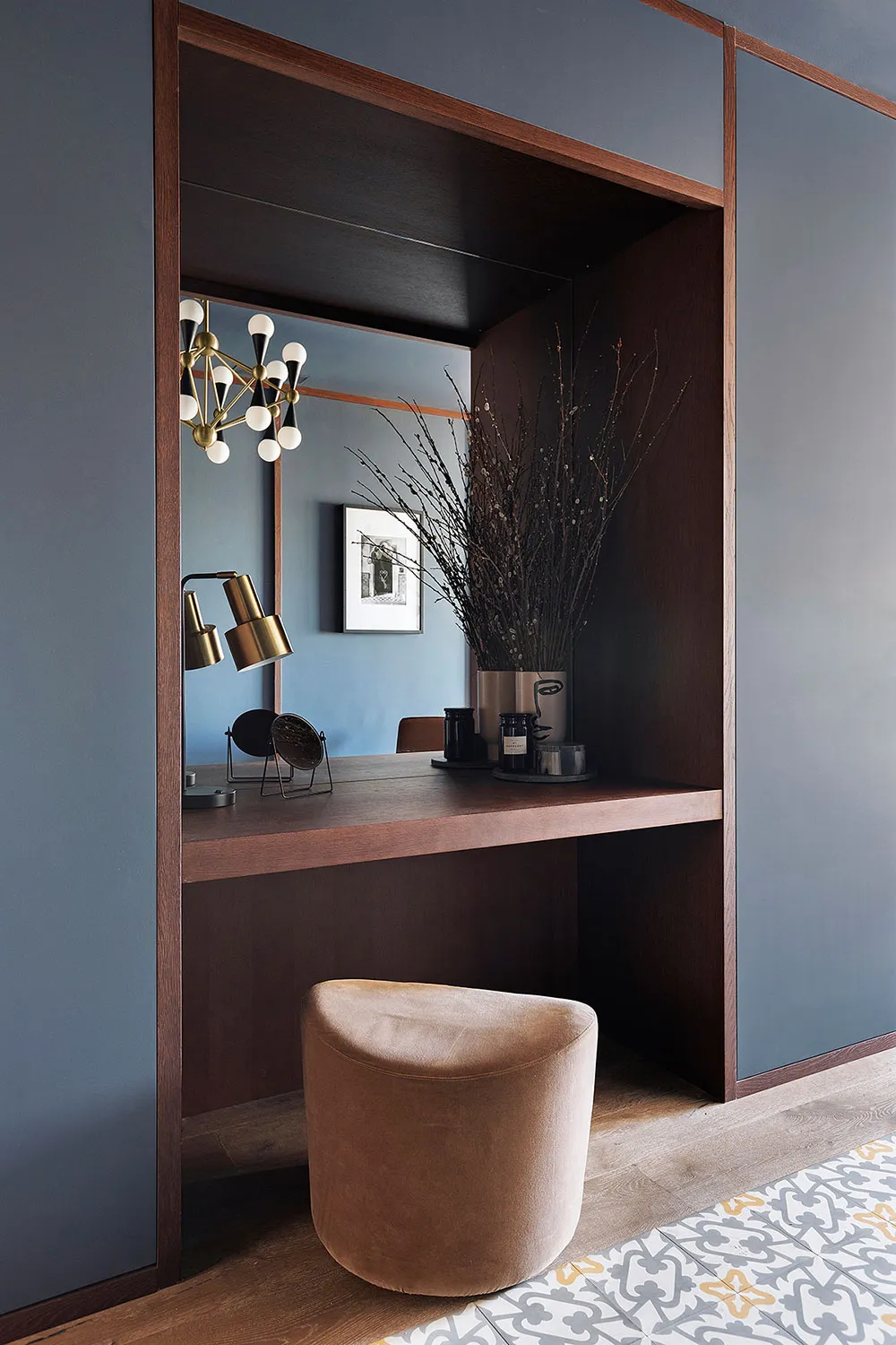 Elegante estilo mid-century en el diseño de un apartamento en Barcelona - Gallery image 18