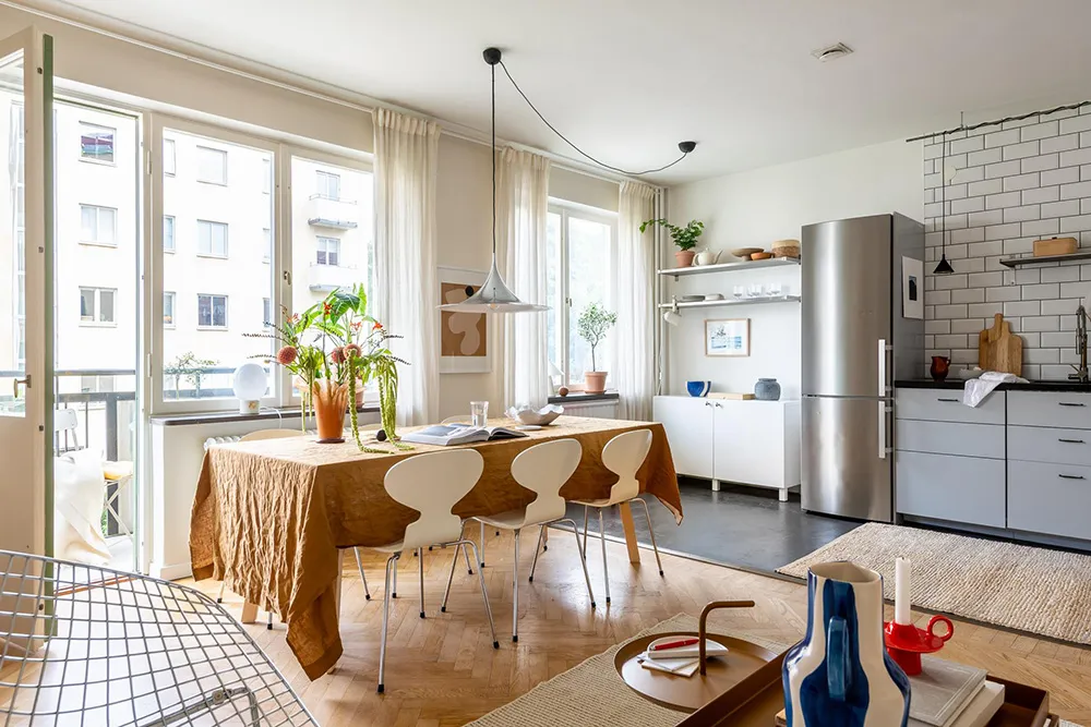 Acentes cálidos de terracota y otros en el diseño de un apartamento pequeño (49 m²) - Gallery image 3