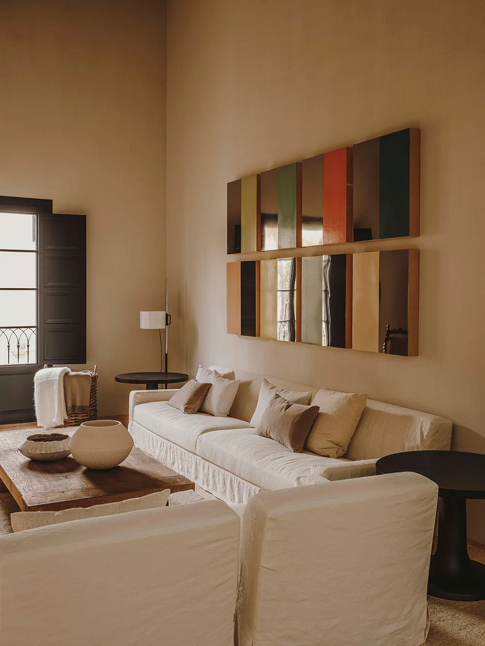 Warmes Minimalismus im Design eines traditionellen Hauses auf Mallorca - Gallery image 3