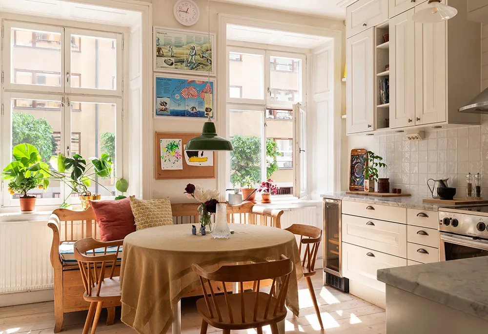 Drewniana piec i meble sztuczne: ciepły mieszkanie w Szwecji (78 m²) - Gallery image 2