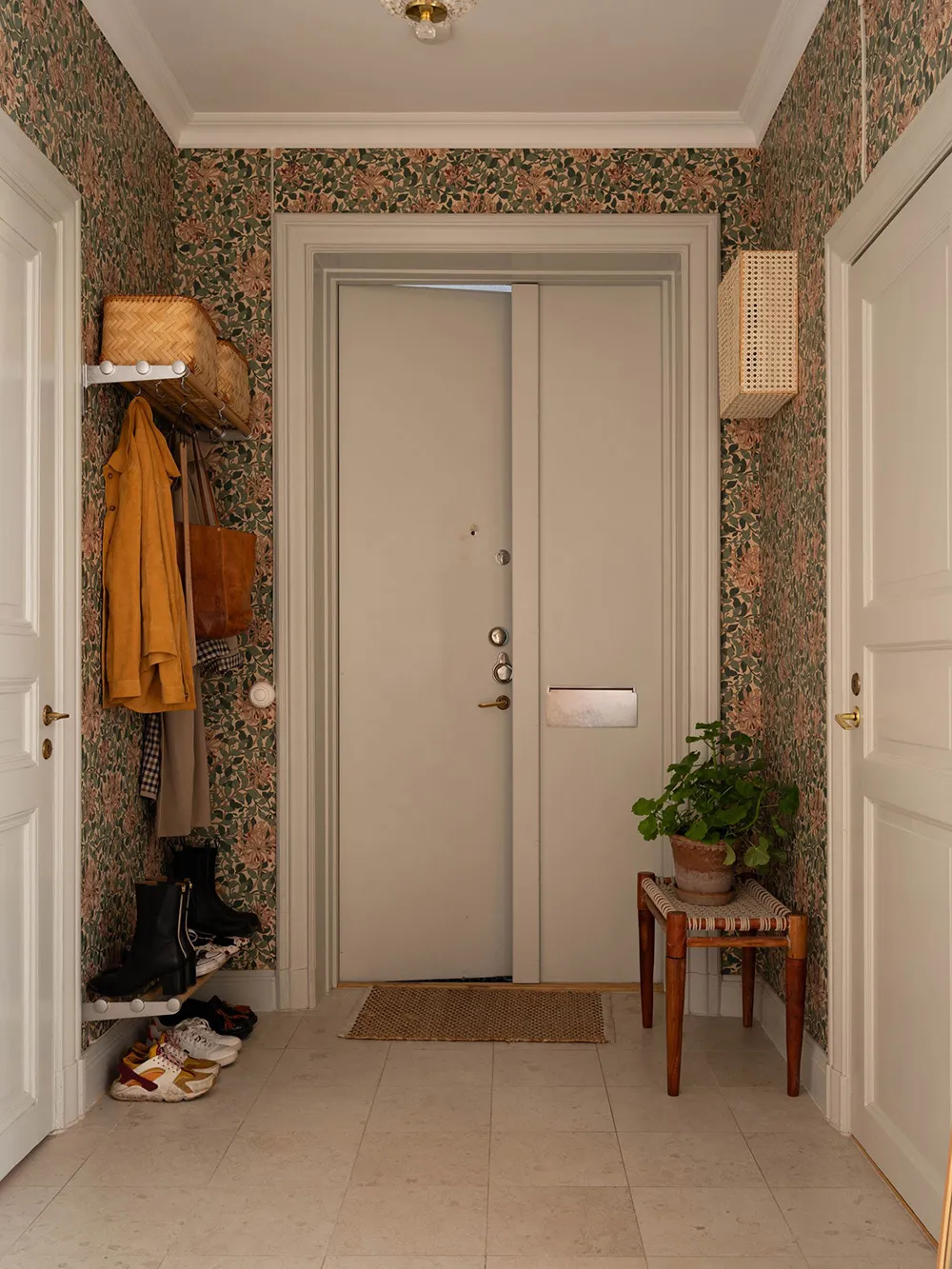 Atmosphärische Wohnzimmer und rosa Schlafzimmer: Wohnung in Stockholm (83 qm) - 30