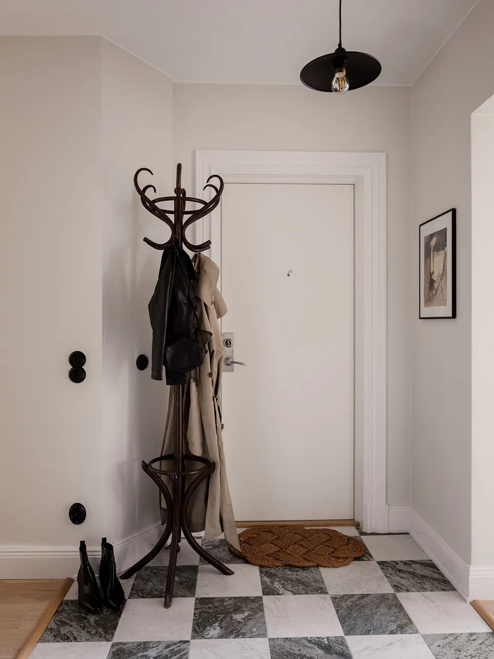 Приємний нейтральний інтер'єр у Швеції з теплими деталями (84 кв. м) - Gallery image 35