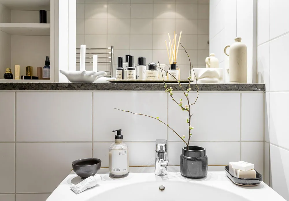 Настінна галерея та приємні прохолодні відтінки: квартира в Гетеборзі (63 кв. м) - Gallery image 26