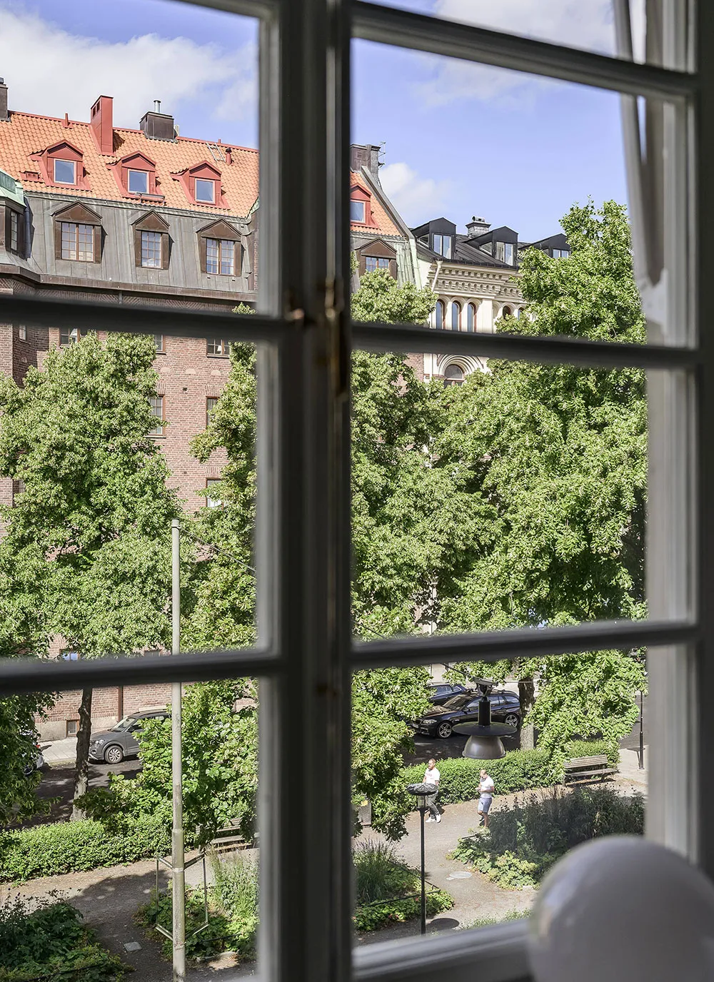 Светлая квартира в Стокгольме с роскошным французским окном - Gallery image 6