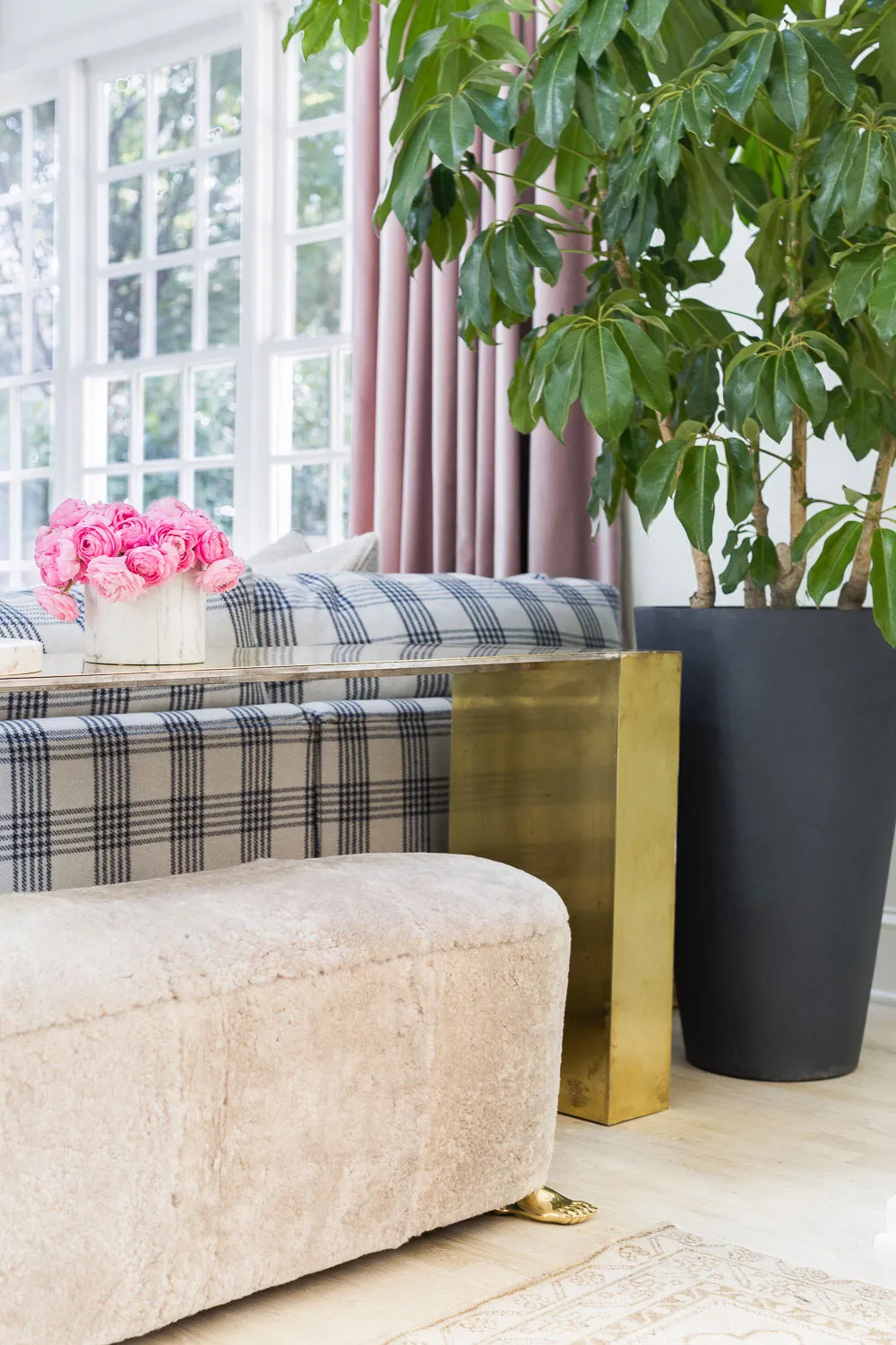 Teintes printanières et motifs géométriques : intérieur agréable au Tennessee - Gallery image 7